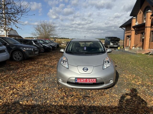 Сірий Ніссан Ліф, об'ємом двигуна 0 л та пробігом 128 тис. км за 6500 $, фото 1 на Automoto.ua