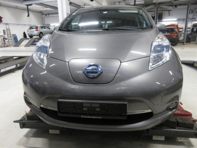 Серый Ниссан Лиф, объемом двигателя 0 л и пробегом 90 тыс. км за 7100 $, фото 1 на Automoto.ua