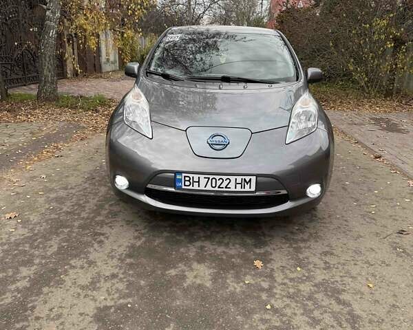 Серый Ниссан Лиф, объемом двигателя 0 л и пробегом 162 тыс. км за 7000 $, фото 1 на Automoto.ua