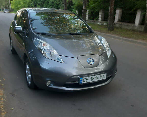 Сірий Ніссан Ліф, об'ємом двигуна 0 л та пробігом 120 тис. км за 8600 $, фото 1 на Automoto.ua
