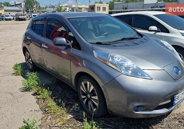 Сірий Ніссан Ліф, об'ємом двигуна 0 л та пробігом 183 тис. км за 5500 $, фото 1 на Automoto.ua