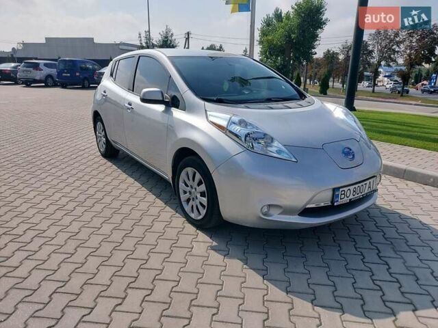 Сірий Ніссан Ліф, об'ємом двигуна 0 л та пробігом 150 тис. км за 6300 $, фото 1 на Automoto.ua