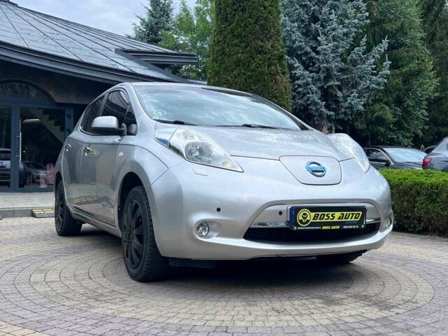 Сірий Ніссан Ліф, об'ємом двигуна 0 л та пробігом 95 тис. км за 6600 $, фото 1 на Automoto.ua