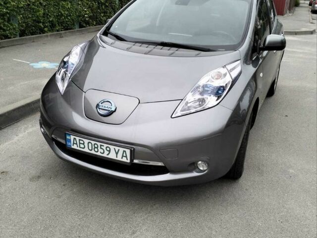 Серый Ниссан Лиф, объемом двигателя 0 л и пробегом 133 тыс. км за 8400 $, фото 1 на Automoto.ua