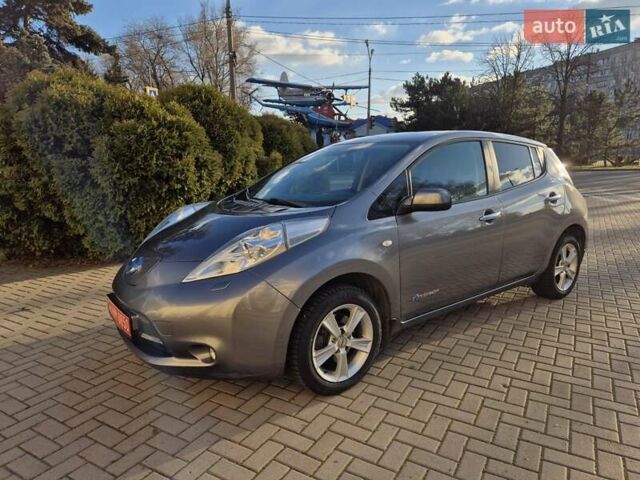 Сірий Ніссан Ліф, об'ємом двигуна 0 л та пробігом 90 тис. км за 7600 $, фото 1 на Automoto.ua