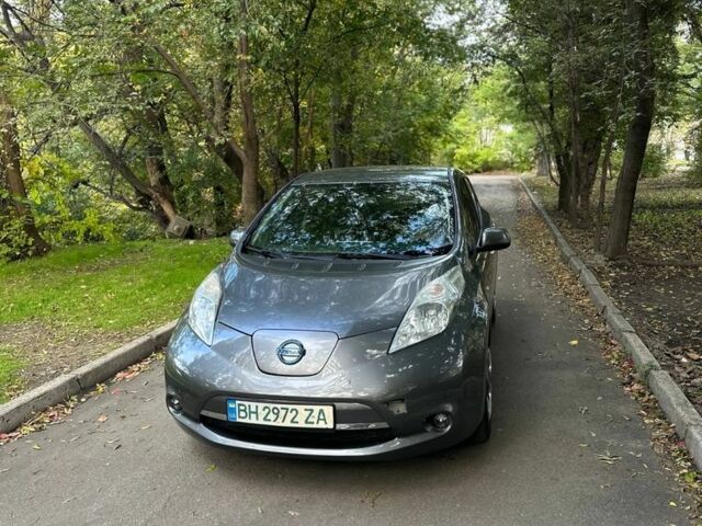 Сірий Ніссан Ліф, об'ємом двигуна 0 л та пробігом 162 тис. км за 6200 $, фото 1 на Automoto.ua