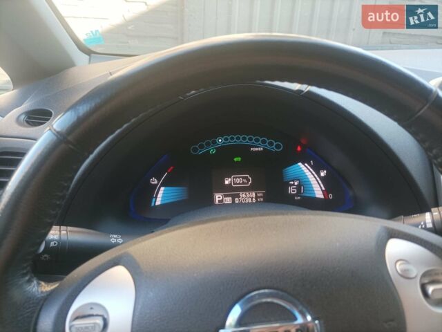 Серый Ниссан Лиф, объемом двигателя 0 л и пробегом 104 тыс. км за 8500 $, фото 1 на Automoto.ua