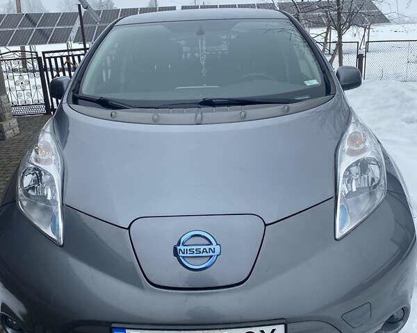 Сірий Ніссан Ліф, об'ємом двигуна 0 л та пробігом 154 тис. км за 7200 $, фото 1 на Automoto.ua