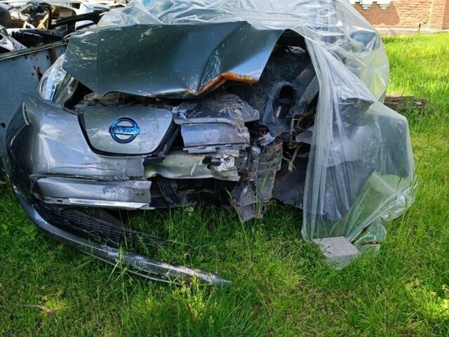 Сірий Ніссан Ліф, об'ємом двигуна 0 л та пробігом 110 тис. км за 2887 $, фото 1 на Automoto.ua