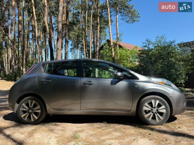 Серый Ниссан Лиф, объемом двигателя 0 л и пробегом 122 тыс. км за 6900 $, фото 1 на Automoto.ua