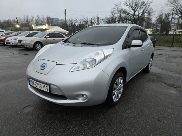 Серый Ниссан Лиф, объемом двигателя 0 л и пробегом 103 тыс. км за 6999 $, фото 1 на Automoto.ua