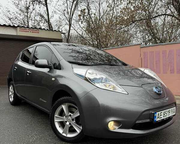 Серый Ниссан Лиф, объемом двигателя 0 л и пробегом 142 тыс. км за 8500 $, фото 1 на Automoto.ua