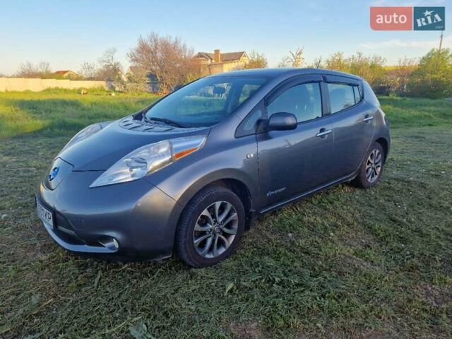 Серый Ниссан Лиф, объемом двигателя 0 л и пробегом 114 тыс. км за 11500 $, фото 1 на Automoto.ua