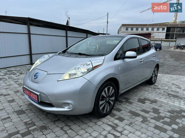 Серый Ниссан Лиф, объемом двигателя 0 л и пробегом 130 тыс. км за 5400 $, фото 1 на Automoto.ua