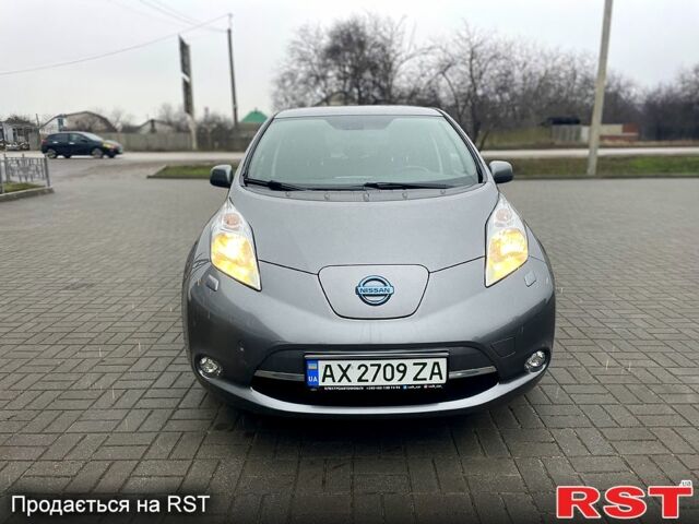 Серый Ниссан Лиф, объемом двигателя 0 л и пробегом 0 тыс. км за 7300 $, фото 1 на Automoto.ua