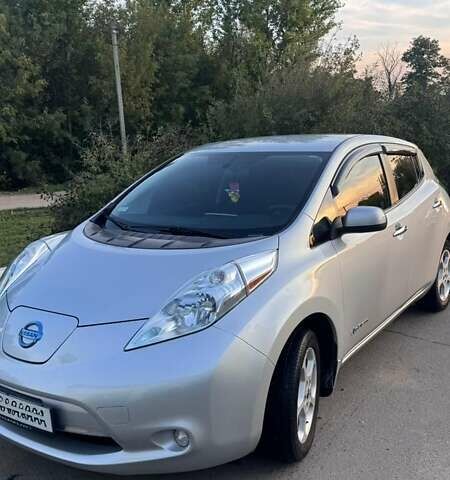 Ниссан Лиф 2016 в Харькове на Automoto.ua Серый Ниссан Лиф, объемом двигателя 0 л и пробегом 109 тыс. км за 7400 $, фото 1 на Automoto.ua