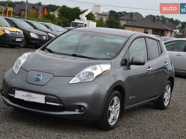 Серый Ниссан Лиф, объемом двигателя 0 л и пробегом 56 тыс. км за 8000 $, фото 1 на Automoto.ua
