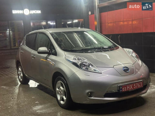 Сірий Ніссан Ліф, об'ємом двигуна 0 л та пробігом 123 тис. км за 6999 $, фото 1 на Automoto.ua
