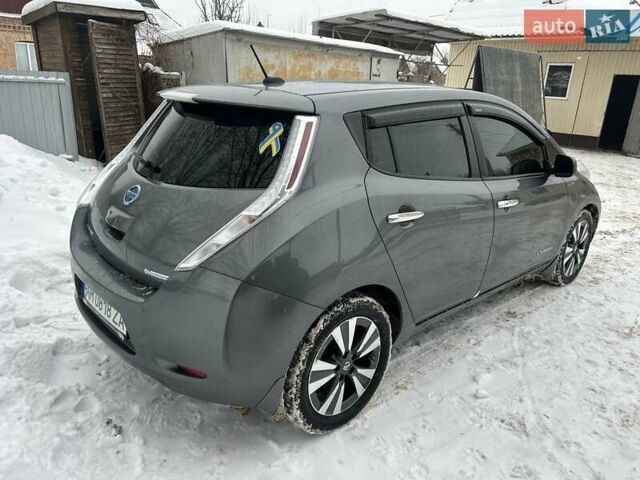 Сірий Ніссан Ліф, об'ємом двигуна 0 л та пробігом 113 тис. км за 8000 $, фото 1 на Automoto.ua