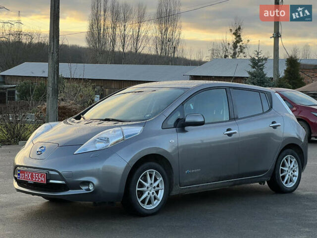 Серый Ниссан Лиф, объемом двигателя 0 л и пробегом 129 тыс. км за 8500 $, фото 1 на Automoto.ua