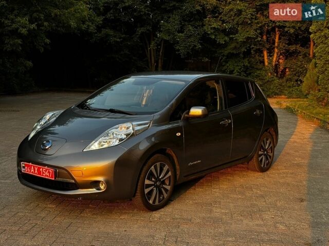 Сірий Ніссан Ліф, об'ємом двигуна 0 л та пробігом 115 тис. км за 6850 $, фото 1 на Automoto.ua