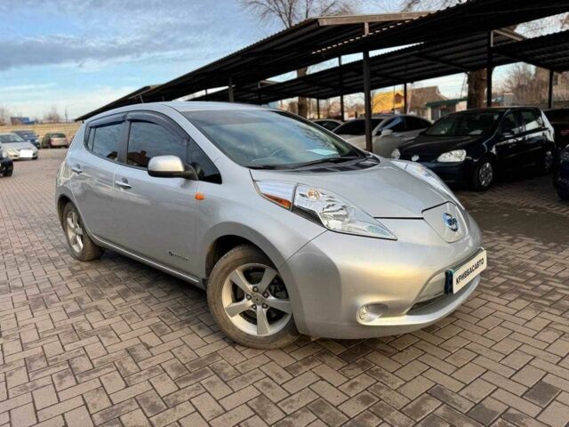 Сірий Ніссан Ліф, об'ємом двигуна 0 л та пробігом 94 тис. км за 7300 $, фото 1 на Automoto.ua