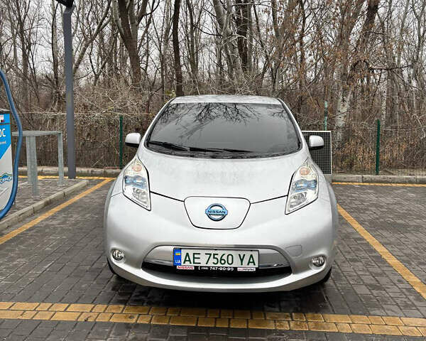 Сірий Ніссан Ліф, об'ємом двигуна 0 л та пробігом 115 тис. км за 7100 $, фото 1 на Automoto.ua
