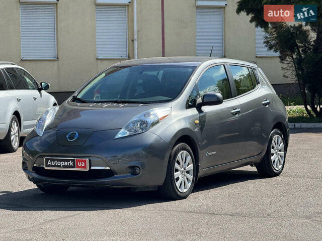Сірий Ніссан Ліф, об'ємом двигуна 0 л та пробігом 125 тис. км за 7990 $, фото 1 на Automoto.ua