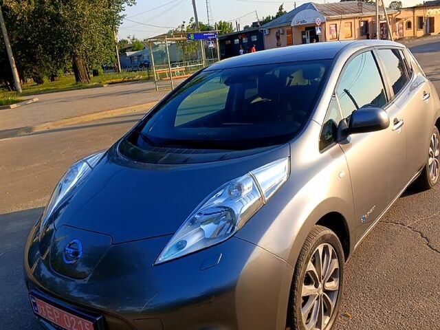 Сірий Ніссан Ліф, об'ємом двигуна 80 л та пробігом 56 тис. км за 8800 $, фото 1 на Automoto.ua