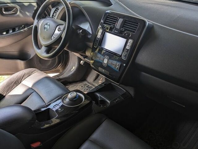Сірий Ніссан Ліф, об'ємом двигуна 0 л та пробігом 164 тис. км за 7513 $, фото 1 на Automoto.ua