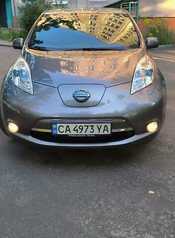 Сірий Ніссан Ліф, об'ємом двигуна 0 л та пробігом 117 тис. км за 8400 $, фото 1 на Automoto.ua