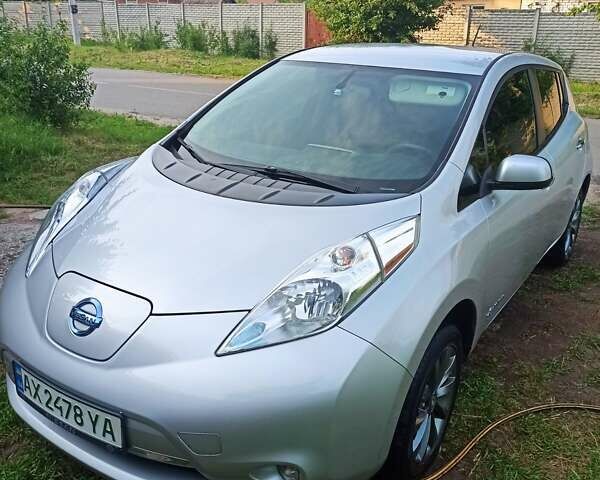 Сірий Ніссан Ліф, об'ємом двигуна 0 л та пробігом 100 тис. км за 7650 $, фото 1 на Automoto.ua