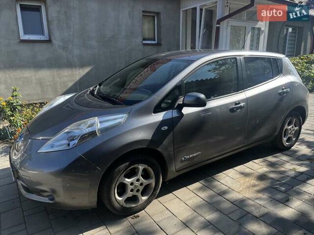 Серый Ниссан Лиф, объемом двигателя 0 л и пробегом 117 тыс. км за 7000 $, фото 1 на Automoto.ua