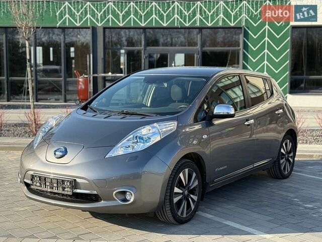 Серый Ниссан Лиф, объемом двигателя 0 л и пробегом 164 тыс. км за 6400 $, фото 1 на Automoto.ua