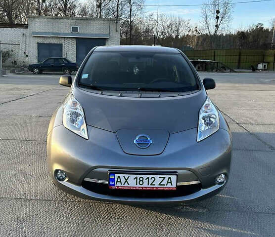 Серый Ниссан Лиф, объемом двигателя 0 л и пробегом 99 тыс. км за 7900 $, фото 1 на Automoto.ua