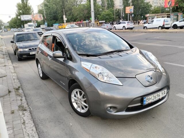 Сірий Ніссан Ліф, об'ємом двигуна 0 л та пробігом 63 тис. км за 7977 $, фото 1 на Automoto.ua