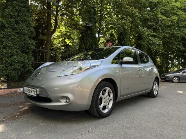 Сірий Ніссан Ліф, об'ємом двигуна 0 л та пробігом 131 тис. км за 9600 $, фото 1 на Automoto.ua