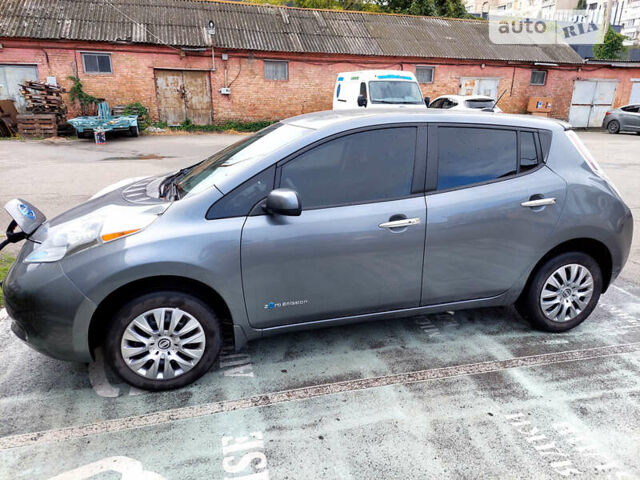 Серый Ниссан Лиф, объемом двигателя 0 л и пробегом 144 тыс. км за 7500 $, фото 1 на Automoto.ua