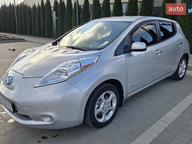Сірий Ніссан Ліф, об'ємом двигуна 0 л та пробігом 110 тис. км за 7700 $, фото 1 на Automoto.ua