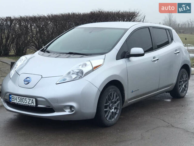 Сірий Ніссан Ліф, об'ємом двигуна 0 л та пробігом 151 тис. км за 6800 $, фото 1 на Automoto.ua
