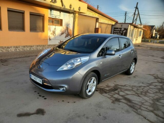 Сірий Ніссан Ліф, об'ємом двигуна 0 л та пробігом 143 тис. км за 8500 $, фото 1 на Automoto.ua