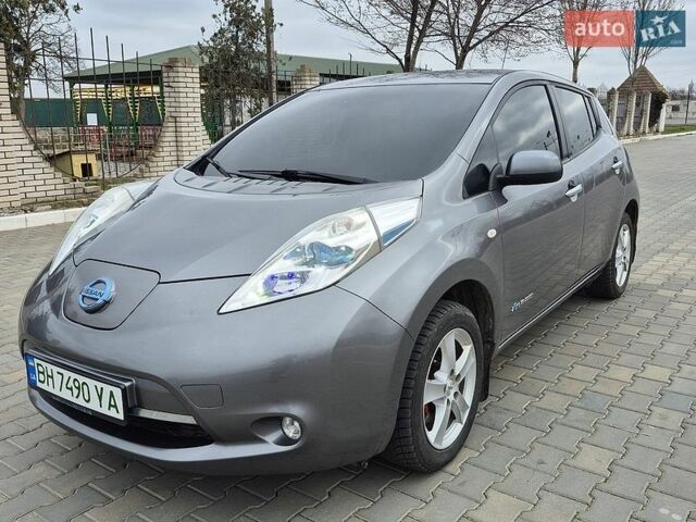 Серый Ниссан Лиф, объемом двигателя 0 л и пробегом 107 тыс. км за 8100 $, фото 1 на Automoto.ua
