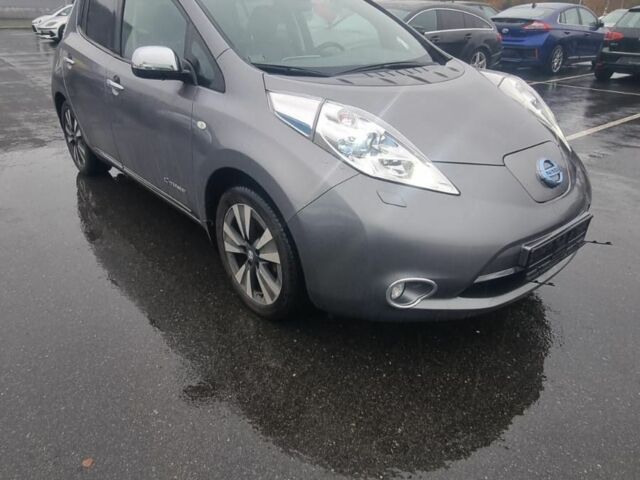 Серый Ниссан Лиф, объемом двигателя 0 л и пробегом 130 тыс. км за 8000 $, фото 1 на Automoto.ua