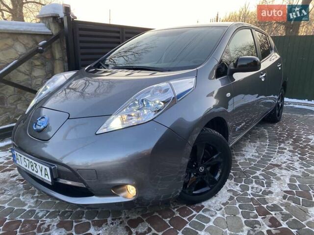 Сірий Ніссан Ліф, об'ємом двигуна 0 л та пробігом 140 тис. км за 7500 $, фото 1 на Automoto.ua