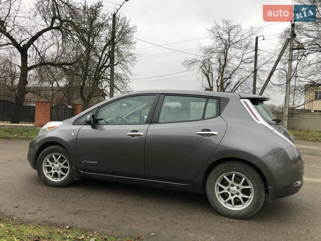 Серый Ниссан Лиф, объемом двигателя 0 л и пробегом 170 тыс. км за 6200 $, фото 1 на Automoto.ua