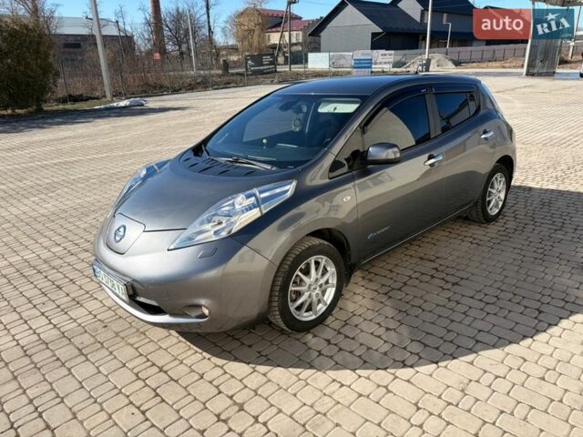 Сірий Ніссан Ліф, об'ємом двигуна 0 л та пробігом 138 тис. км за 7300 $, фото 1 на Automoto.ua