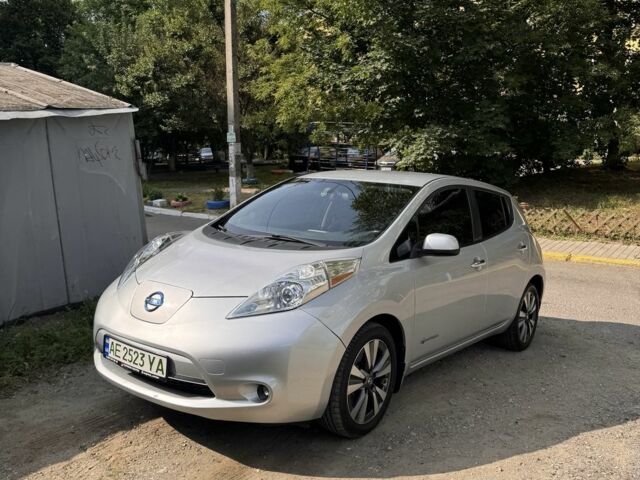 Серый Ниссан Лиф, объемом двигателя 0 л и пробегом 125 тыс. км за 7800 $, фото 1 на Automoto.ua