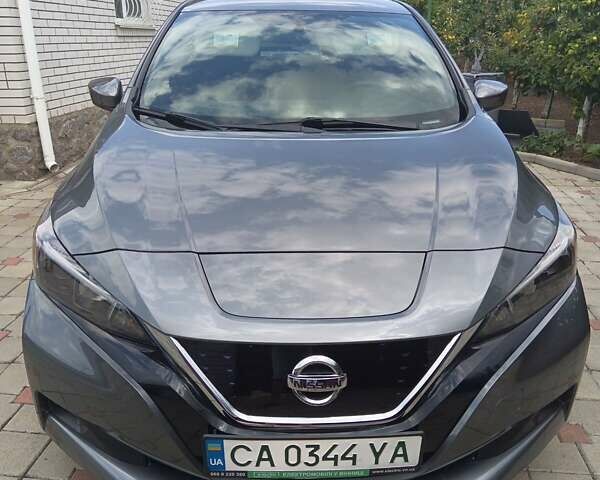 Сірий Ніссан Ліф, об'ємом двигуна 0 л та пробігом 61 тис. км за 18000 $, фото 1 на Automoto.ua