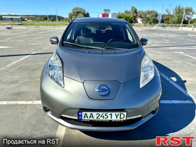 Сірий Ніссан Ліф, об'ємом двигуна 80 л та пробігом 95 тис. км за 9000 $, фото 1 на Automoto.ua