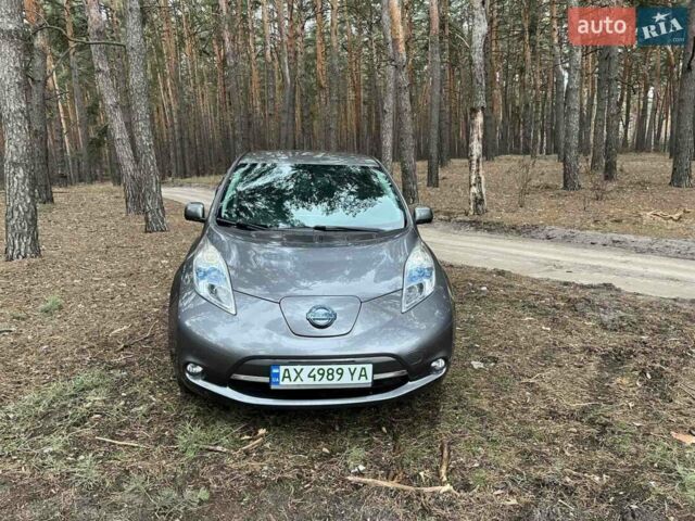 Серый Ниссан Лиф, объемом двигателя 0 л и пробегом 115 тыс. км за 9200 $, фото 1 на Automoto.ua